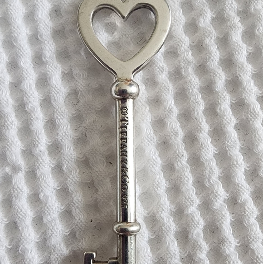 Tiffanys retired Large Key with bubble chain